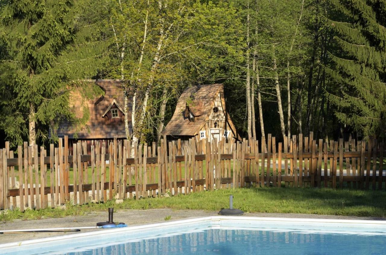 Cabanes D'Aiguebelette Saint-Alban-de-Montbel エクステリア 写真