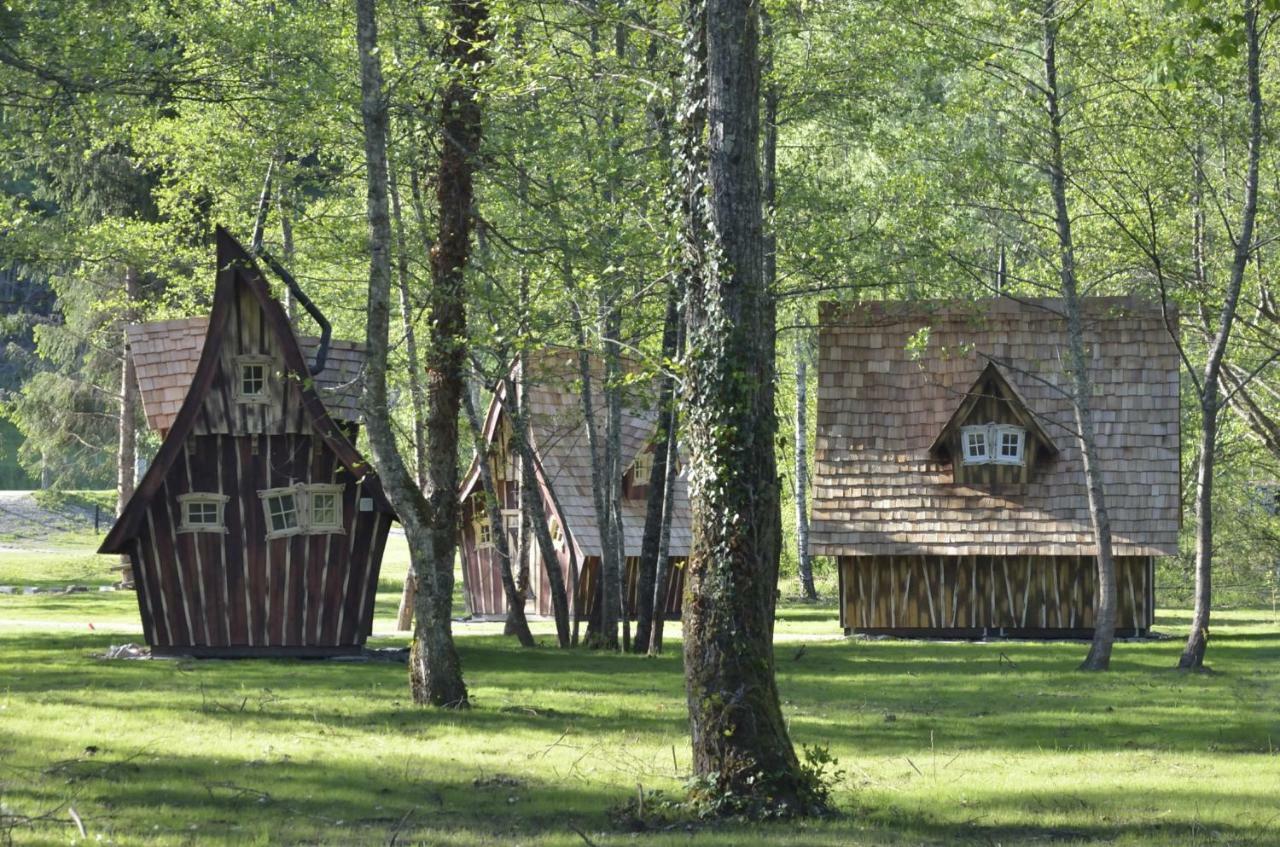 Cabanes D'Aiguebelette Saint-Alban-de-Montbel エクステリア 写真